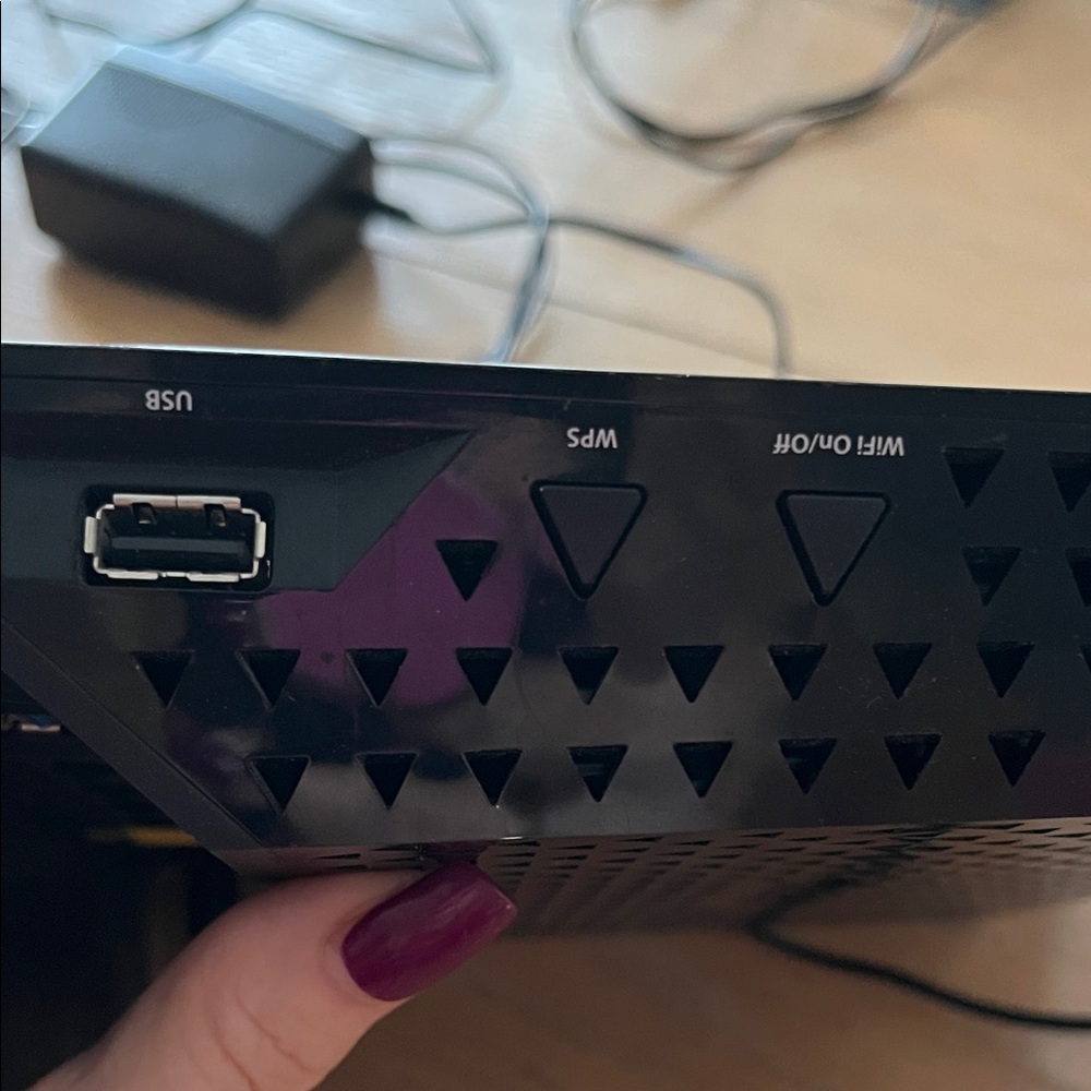 Netgear Black slim Router r6300 - Picture 4 of 9
